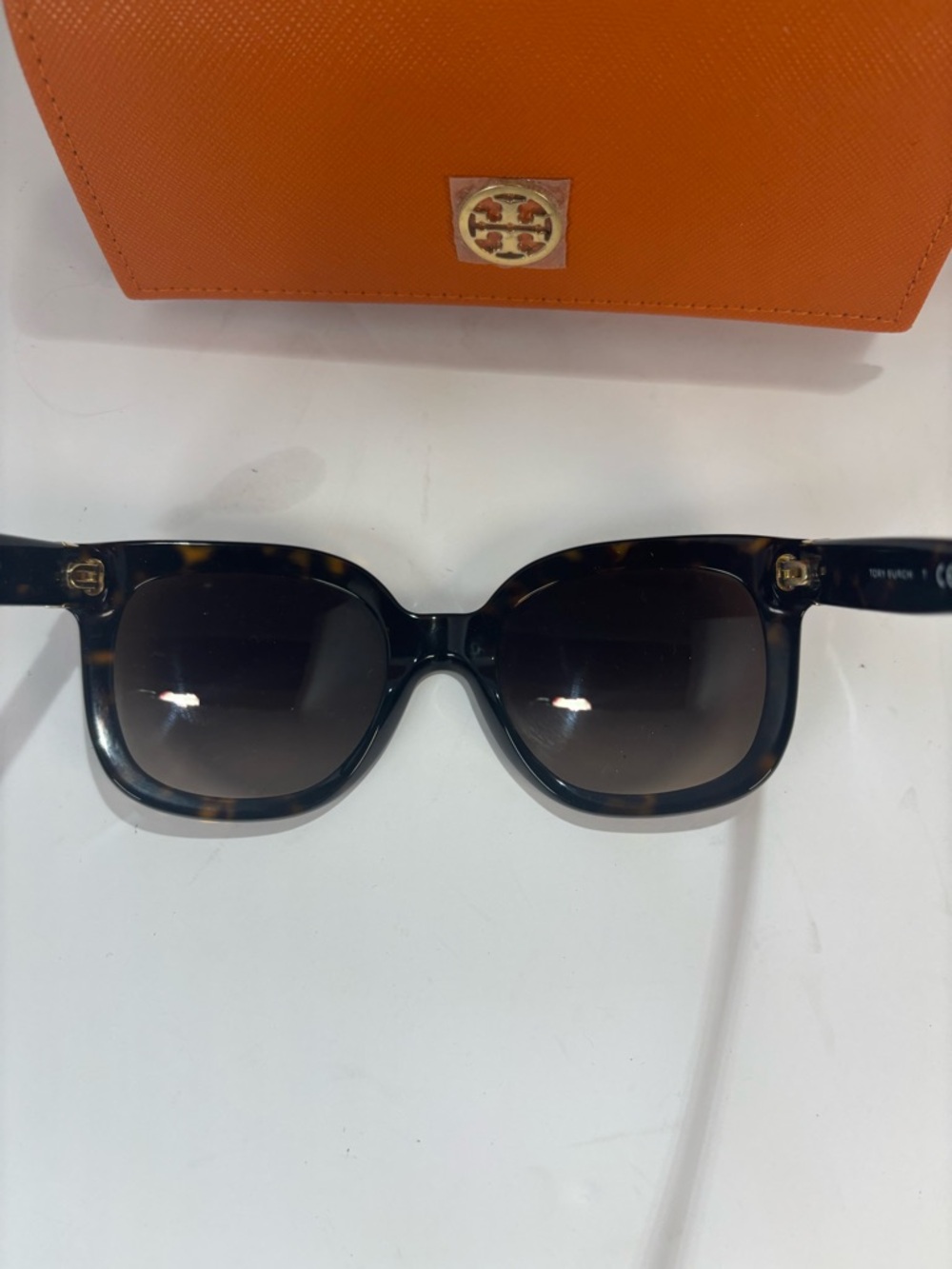 Tory Burch Orange Saffiano Sunglasses Case with Black Sunglasses - Picture 2 of 4